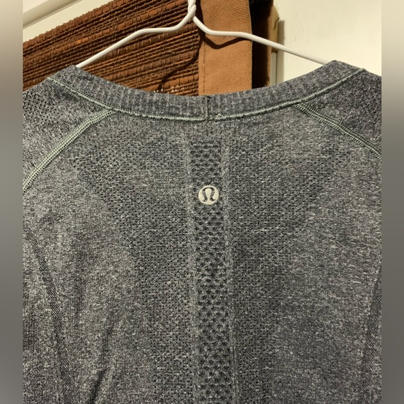 2 Gray lululemon size 6 Swiftly tech long sleeve shirts in good used condition - Picture 3 of 6